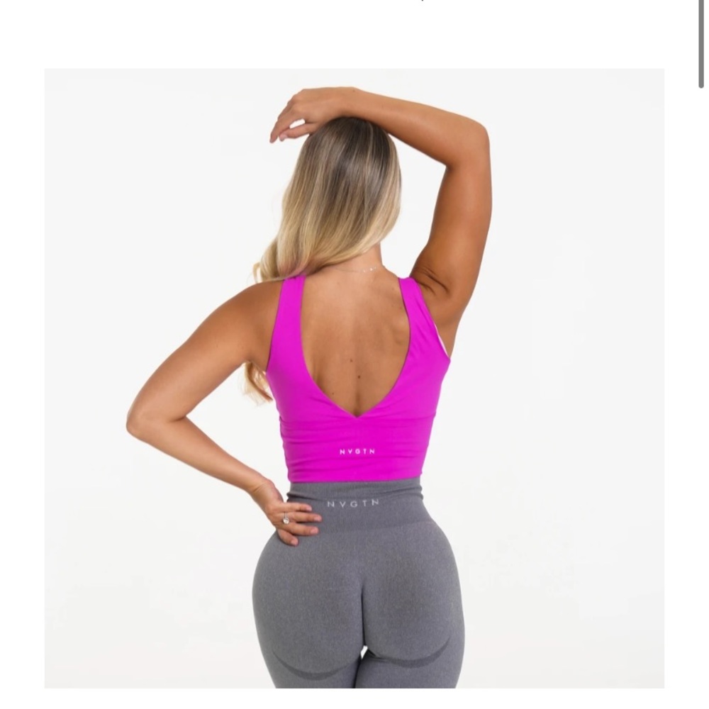 Nvgtn essence sports bra